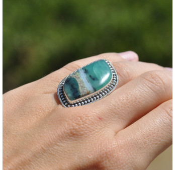Bague en argent ciselé et pierre Opaline (bleu) T51