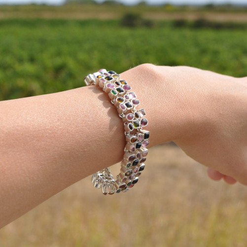 Magnifique bracelet argent et 84 petites pierres Tourmaline (multicolore)