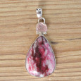 Gros pendentif argent et pierres THULITE et QUARTZ ROSE (rose) Gros pendentif argent et pierres THULITE et QUARTZ ROSE (rose)