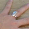 Petite bague navette en Pierre de lune et argent (blanc)