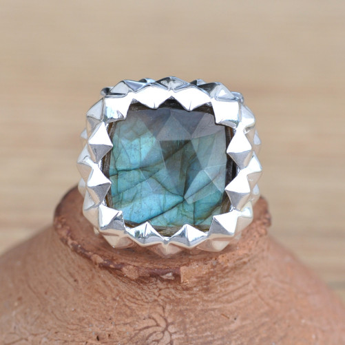 Grosse chevalière pointes argent et pierre Labradorite (bleu)