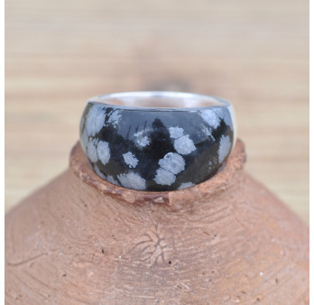 Bague en argent et pierre incurvée en Jaspe (noir)