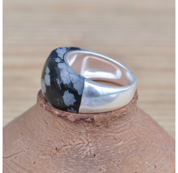 Bague en argent et pierre incurvée en Jaspe (noir) T62