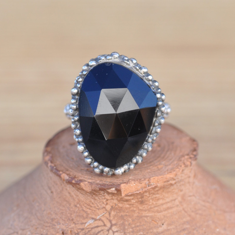 Bague reptile argent ciselé et pierre Onyx noir (noir) T54
