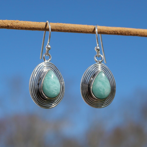 Boucles d'oreilles goutte en argent strié et pierre Amazonite (vert)