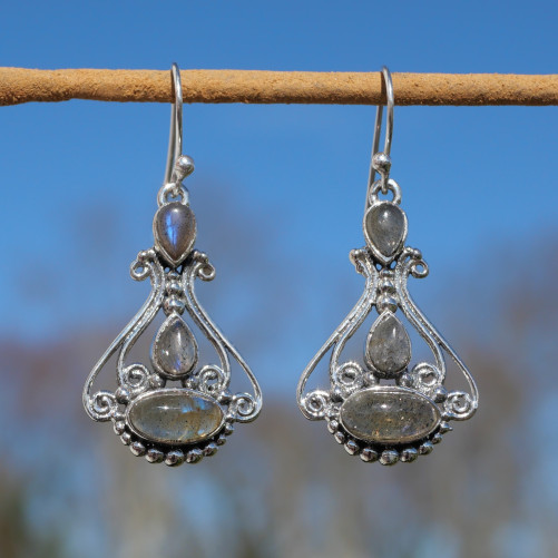 Boucles d'oreilles ciselées en argent et 3 pierres en Labradorite (bleu)