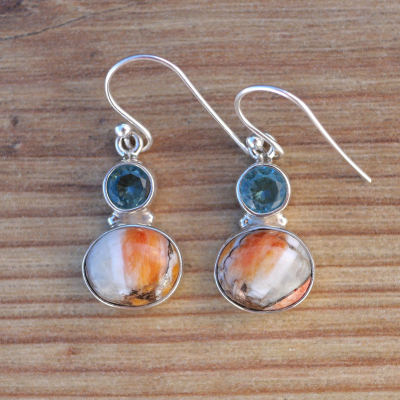 Boucles 2 pierres Topaze bleue et Turquoise oyster (bleu) (orange) Boucles 2 pierres Topaze bleue et Turquoise oyster (bleu) (orange)