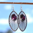 Longues boucles d'oreilles argent navette et pierre ovale en Grenat (rouge) Longues boucles d'oreilles argent navette et pierre ovale en Grenat (rouge)