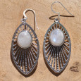 Longues boucles d'oreilles argent navette et pierre ovale en Pierre de lune (blanc) Longues boucles d'oreilles argent navette et pierre ovale en Pierre de lune (blanc)