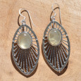 Longues boucles d'oreilles argent navette et pierre ovale en Prehnite (vert) Longues boucles d'oreilles argent navette et pierre ovale en Prehnite (vert)