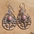 Grandes boucles d'oreilles argent goutte et pierre ovale en Rhodochrosite (rose) Grandes boucles d'oreilles argent goutte et pierre ovale en Rhodochrosite (rose)
