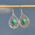 Boucles d'oreilles goutte en argent ciselé avec une pierre en Malachite (vert)
