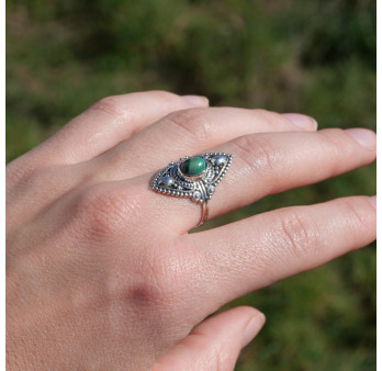 Bague fine ethnique Malachite et argent ciselé (vert)