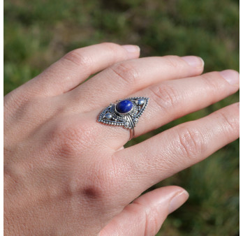 Bague fine ethnique Lapis lazuli et argent ciselé (bleu)