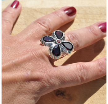 Grosse bague fleur argent et 5 pierres en Grenat (rouge)