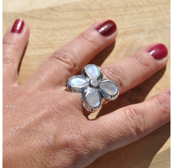 Grosse bague fleur argent et 5 pierres en Pierre de lune (blanc) (bleu) T58