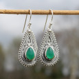 Boucles d'oreilles gouttes ciselées en argent et pierre Agate verte (vert) Boucles d'oreilles gouttes ciselées en argent et pierre Agate verte (vert)
