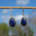 Boucles d'oreilles gouttes en argent ciselé et Lapis lazuli (bleu)