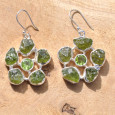 Grandes boucles fleurs en argent et pierres en Péridot (vert)