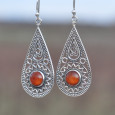 Grandes boucles gouttes en argent ajourées et pierre Cornaline (orange) Grandes boucles gouttes en argent ajourées et pierre Cornaline (orange)