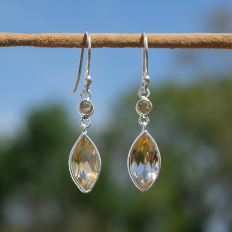 Boucles d'oreilles fines navettes en argent et Citrine Boucles d'oreilles fines navettes en argent et Citrine