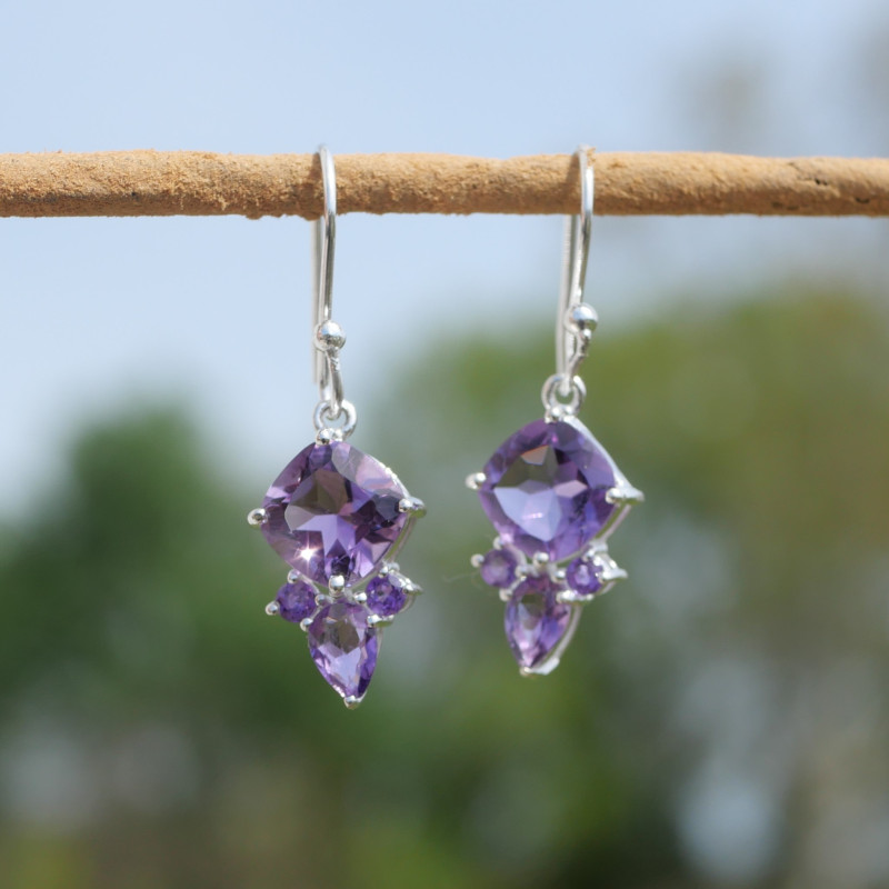 Petites boucles en argent et 4 pierres facettées en Améthyste (violet)