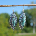 Grandes boucles navette en argent ciselé et pierre Turquoise (bleu) Grandes boucles navette en argent ciselé et pierre Turquoise (bleu)