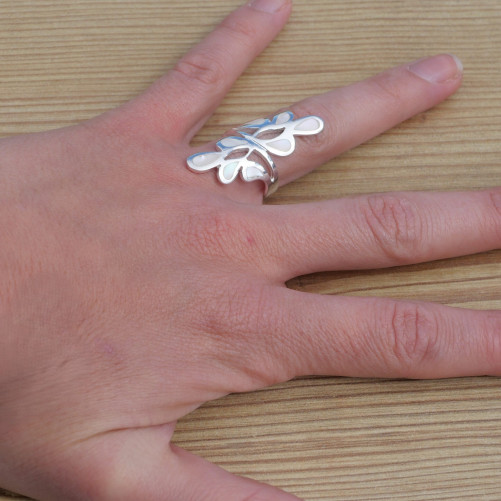 Longue bague en argent et 8 morceaux de Nacre (blanc) T53