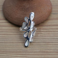 Longue bague en argent et 8 morceaux de Nacre (blanc) T53