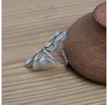 NEW ! Longue bague en argent et 8 morceaux de Nacre (blanc)