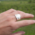 Anneau large en argent et 4 morceaux de Nacre blanche (blanc) T60