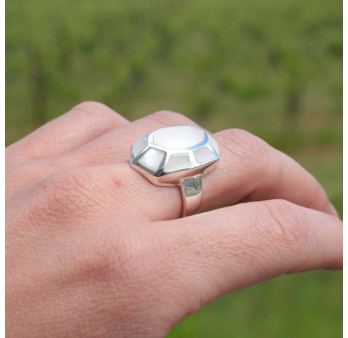 NEW ! Bague ovale en argent et 9 morceaux de Nacre blanche (blanc)