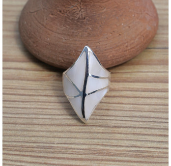 NEW ! Bague pointes en argent et Nacre blanche (blanc)