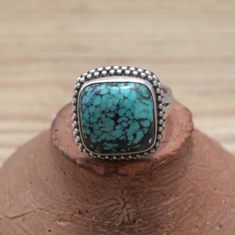 NEW ! Bague carrée argent ciselé et Turquoise du Tibet (bleu)