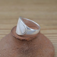 Bague ovale en argent et 5 morceaux de Nacre (blanc) T53/56/61