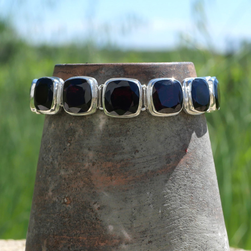 NEW ! Bracelet argent 8 grosses pierres carrées en Grenat (rouge)