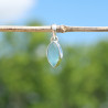 Petit pendentif navette en pierre Calcédoine bleue et argent (bleu)