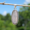 NEW ! Gros pendentif oblongue argent ciselé et pierre Quartz rose (rose)