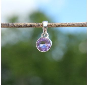 Petit pendentif rond en pierre Améthyste et argent (violet)