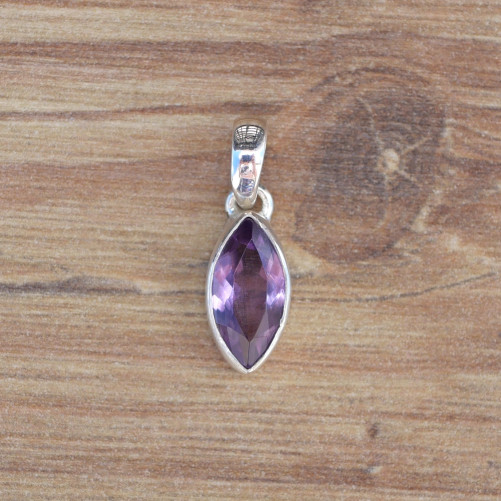 Petit pendentif navette en pierre Améthyste et argent (violet)