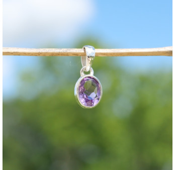 Petit pendentif ovale en pierre Améthyste et argent (violet)