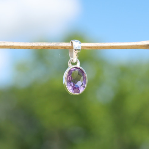 Petit pendentif ovale en pierre Améthyste et argent (violet)