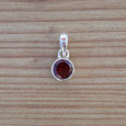 Petit pendentif rond en pierre Grenat et argent (rouge)