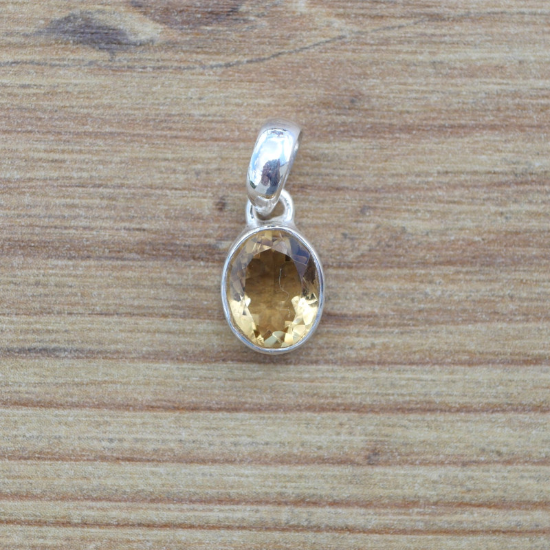 Petit pendentif ovale en pierre Citrine et argent (jaune)