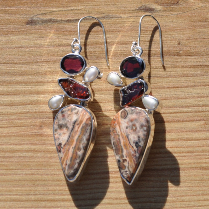 Longues boucles d'oreilles argent avec 5 pierres en Jaspe Perle de Culture Grenat (rouge)(blanc) Longues boucles d'oreilles argent avec 5 pierres en Jaspe Perle de Culture Grenat (rouge)(blanc)