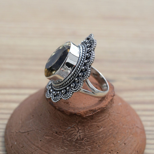 Bague fleur en pierre Citrine facettée et argent ciselé (jaune) T54