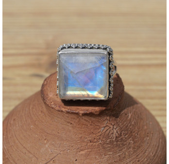 NEW ! Bague carrée en argent ciselé et pierre facettée Pierre de lune (blanc)