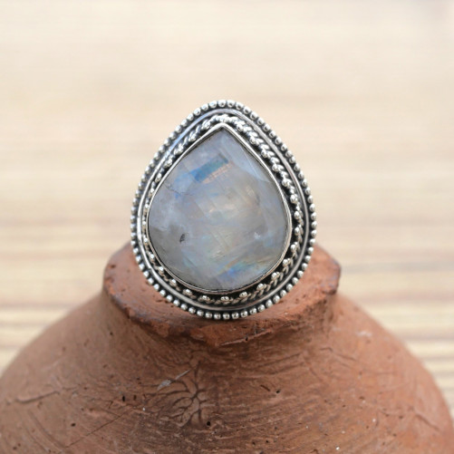 NEW ! Bague goutte Pierre de lune et plateau en argent ciselé (blanc)