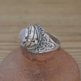 Bague poison en argent ciselé et pierre Quartz rose ovale (rose) T60