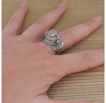 Bague poison en argent ciselé et pierre Quartz rose ovale (rose)
